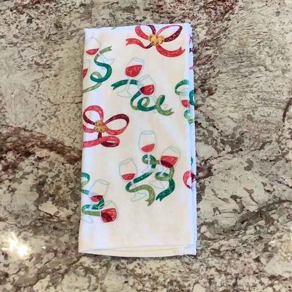 NWOT - 2 St. Nicholas Square “Spreading the Christmas Cheer” kitchen towels. - Picture 5 of 7